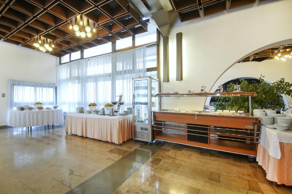 Hotel Zagreb สปลิท ภายนอก รูปภาพ
